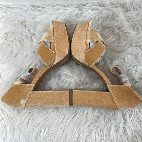 LULUS Crushest Champagne Velvet Rhinestone Ankle Strap Chunky Heels Size 10 NEW - Picture 9 of 15